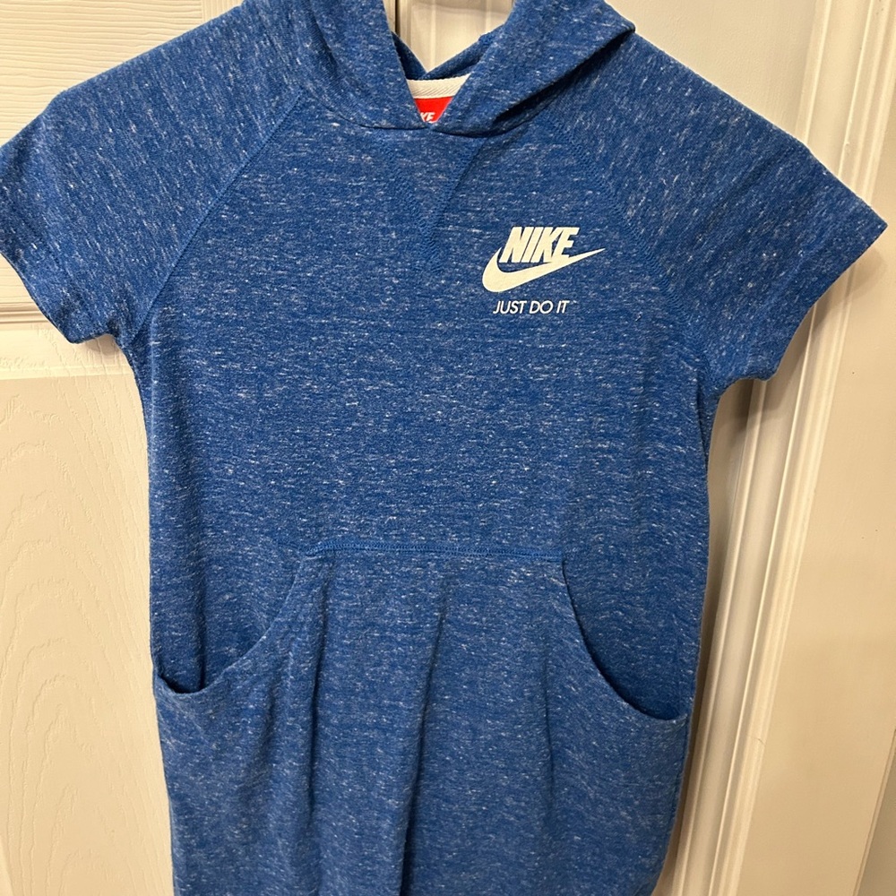 Nike short sleeve shirt
